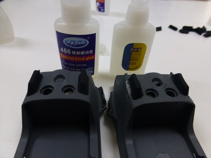 尼龍粘硅膠聚力膠水發(fā)白對比 尼龍粘硅膠聚力膠水發(fā)白對比