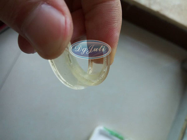 塑料膠水柔韌程度非常強(qiáng)