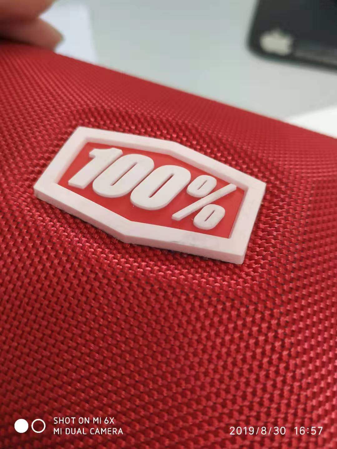 PVCLOGO膠水 高強(qiáng)度拉桿箱粘LOGO膠水 高耐久聚力旅行箱LOGO專用膠水 PVCLOGO膠水 高強(qiáng)度拉桿箱粘LOGO膠水 高耐久聚力旅行箱LOGO專用膠水