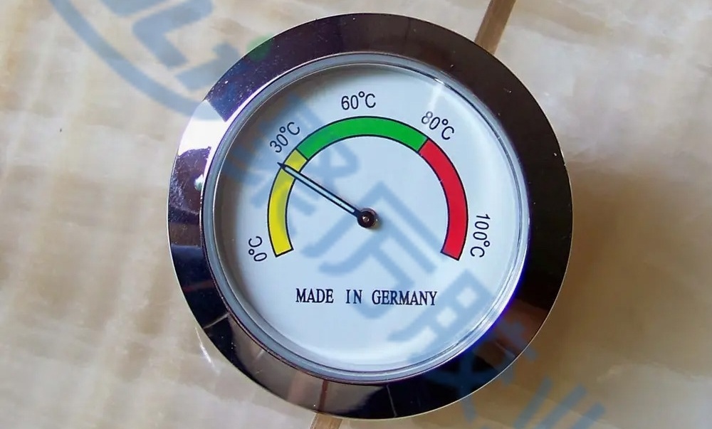 玻璃UV膠源頭廠家，專為儀器儀表研發(fā)生產(chǎn)，免費(fèi)領(lǐng)取膠水樣品