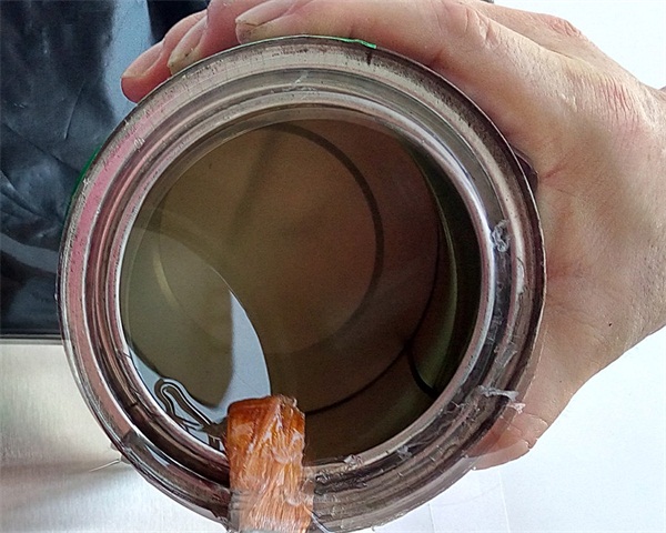溶劑型金屬膠水，干后柔軟不硬粘金屬的膠水