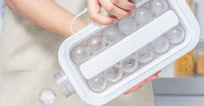 食品級硅膠密封膠加持,冰格水壺安全無虞 食品級硅膠密封膠加持,冰格水壺安全無虞